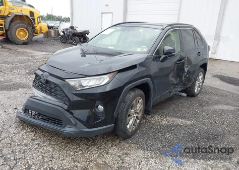 2019 Toyota Rav4 Xle Premium z USA, uszkodzony, nr VIN JTMA1RFV3KD023552
